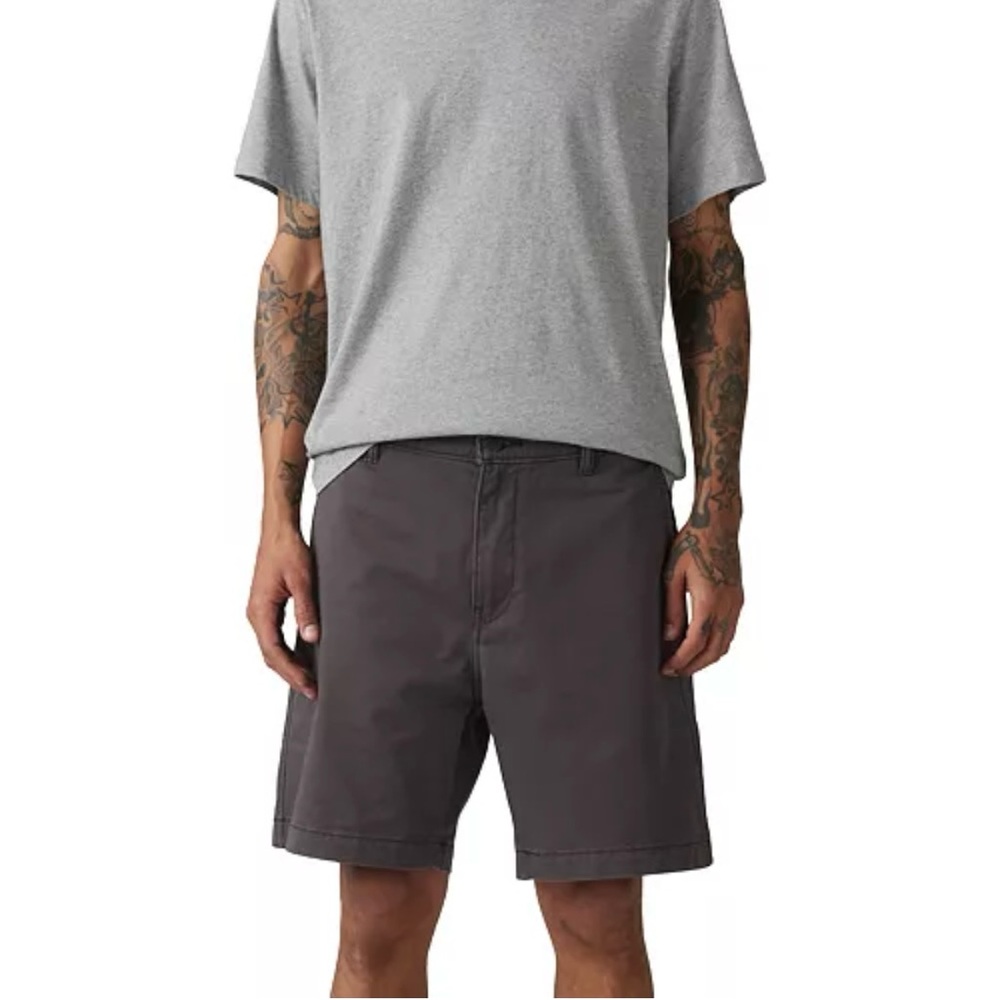 LEVI’S Relaxed Fit 8” Chino Shorts
